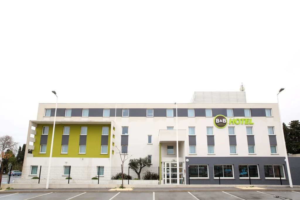 B&B HOTEL Perpignan Sud Marché International - Photo 1