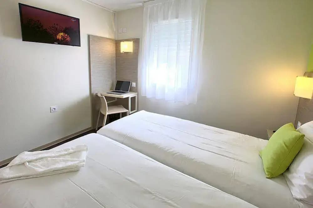 Hotel Formule Club Bordeaux Cenon - Miniature 7