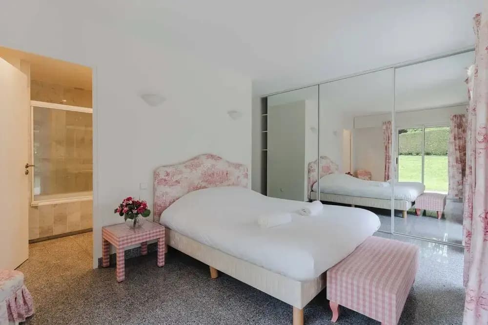 Luxury Haven With Pool, Tennis and Large Garden - Miniature 6