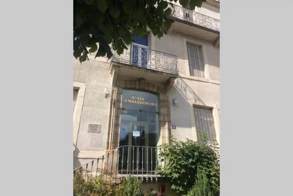 Appartement spacieux 78m2 plein centre, balcon, jusqu’à 6 personnes - Photo 1