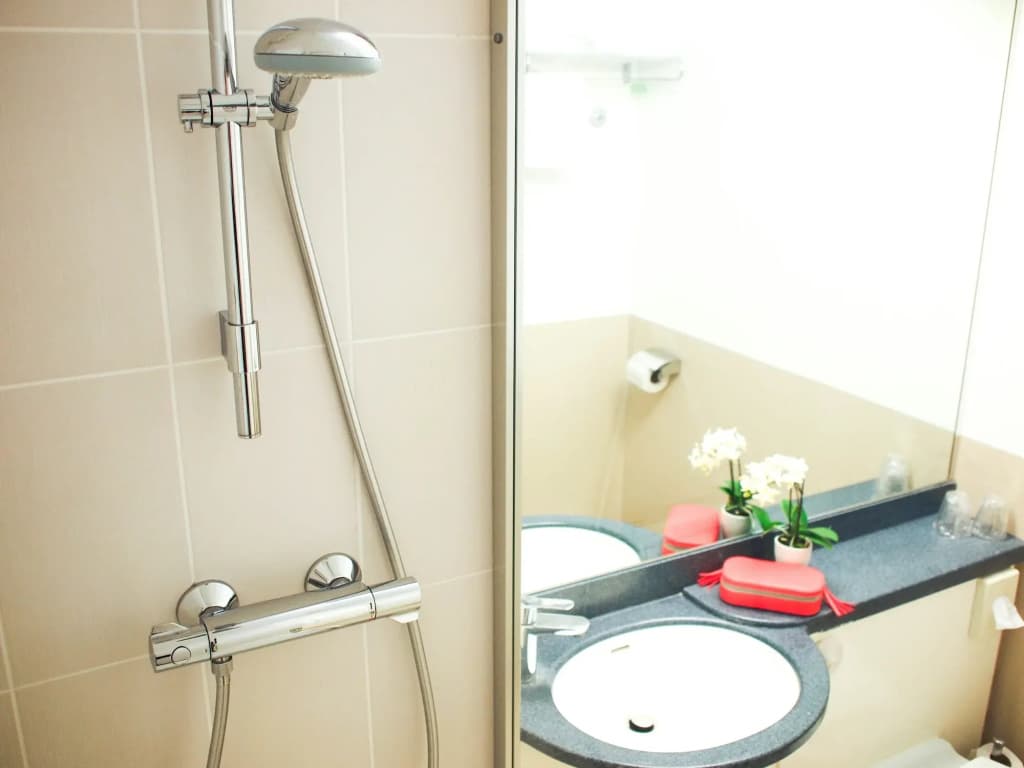 ibis Styles Angers Centre Gare - Miniature 7