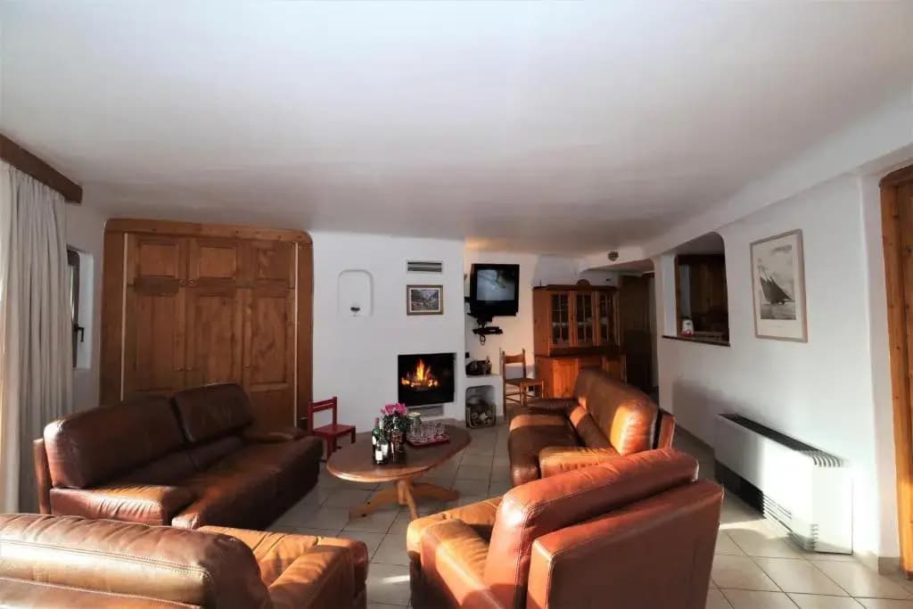Apartment Renard 140m2 - 5-6 rooms - Living room with fireplace - Photo 2