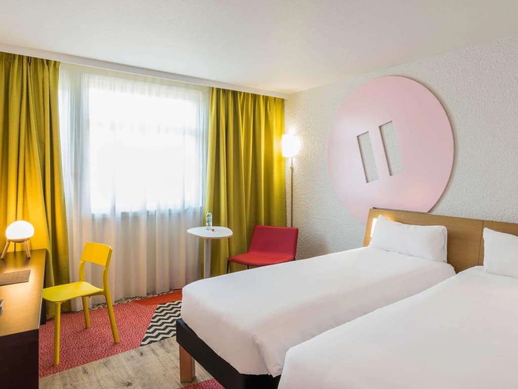 ibis Styles Lyon Bron Eurexpo - Photo 1