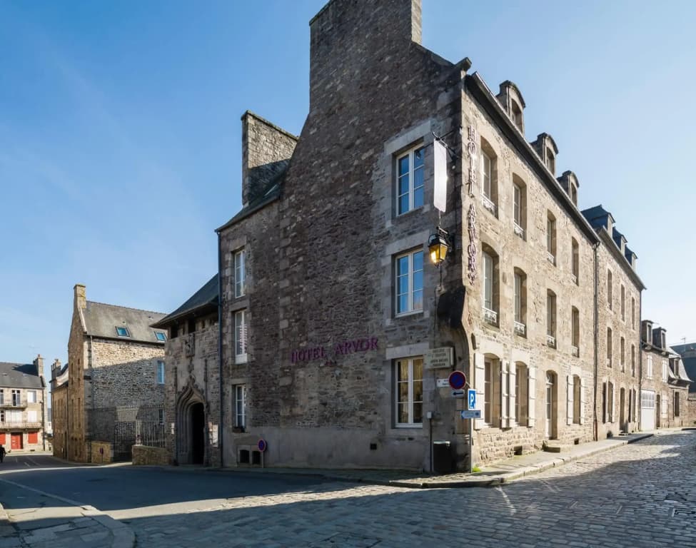 Logis Hôtel Arvor - Photo 1