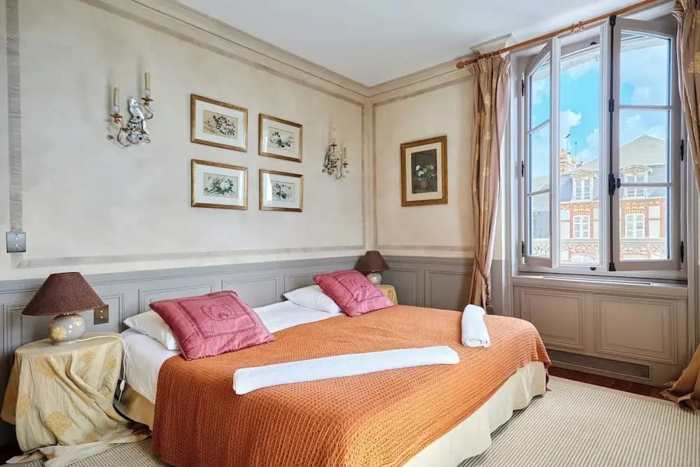 Luxury Duplex in the Heart of Deauville With a Large Garden - Photo 4