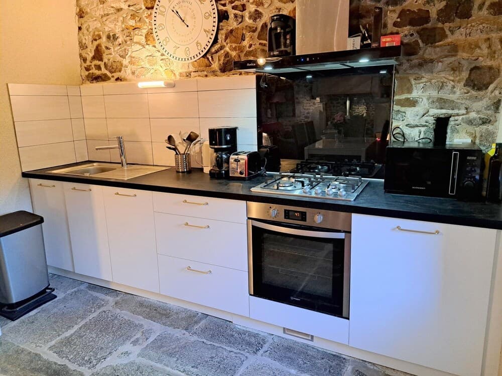 Granite Stone House - Guimaec - Miniature 4