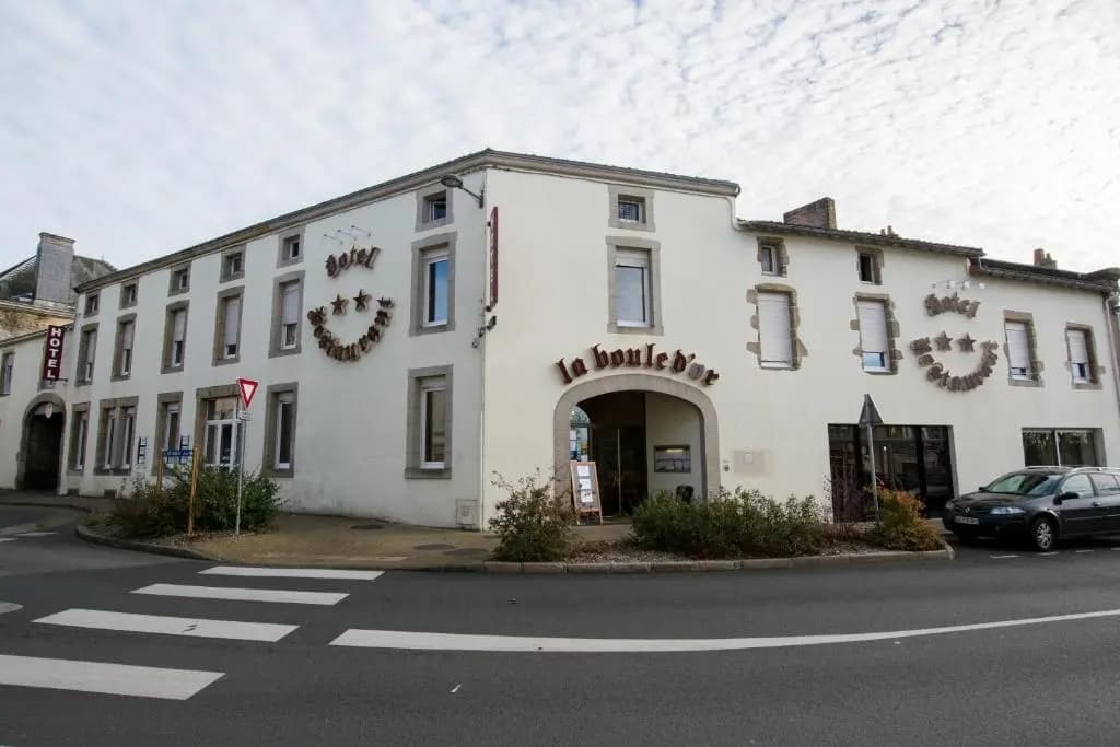 Hotel Restaurant Boule D'Or - Photo 1