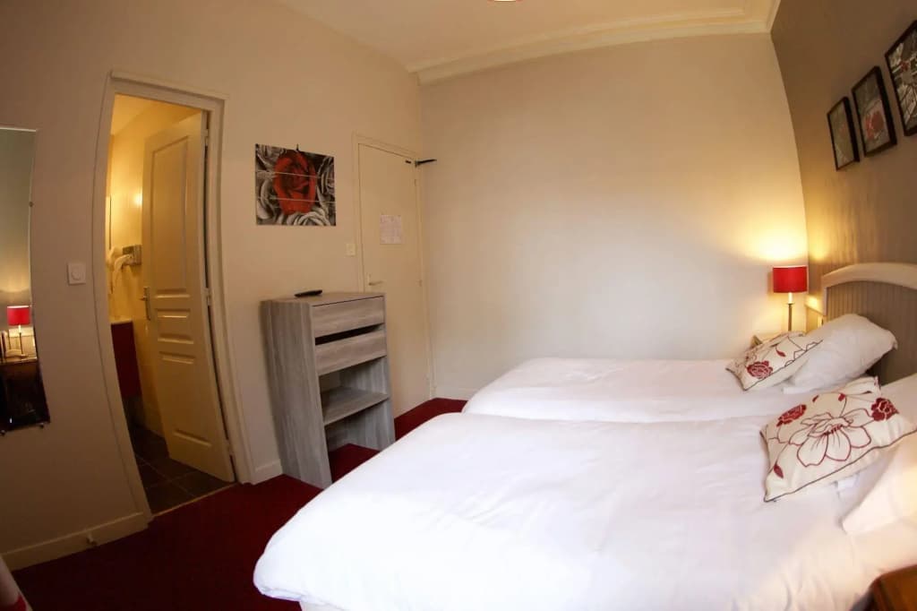 Garden Hotel - Photo 4