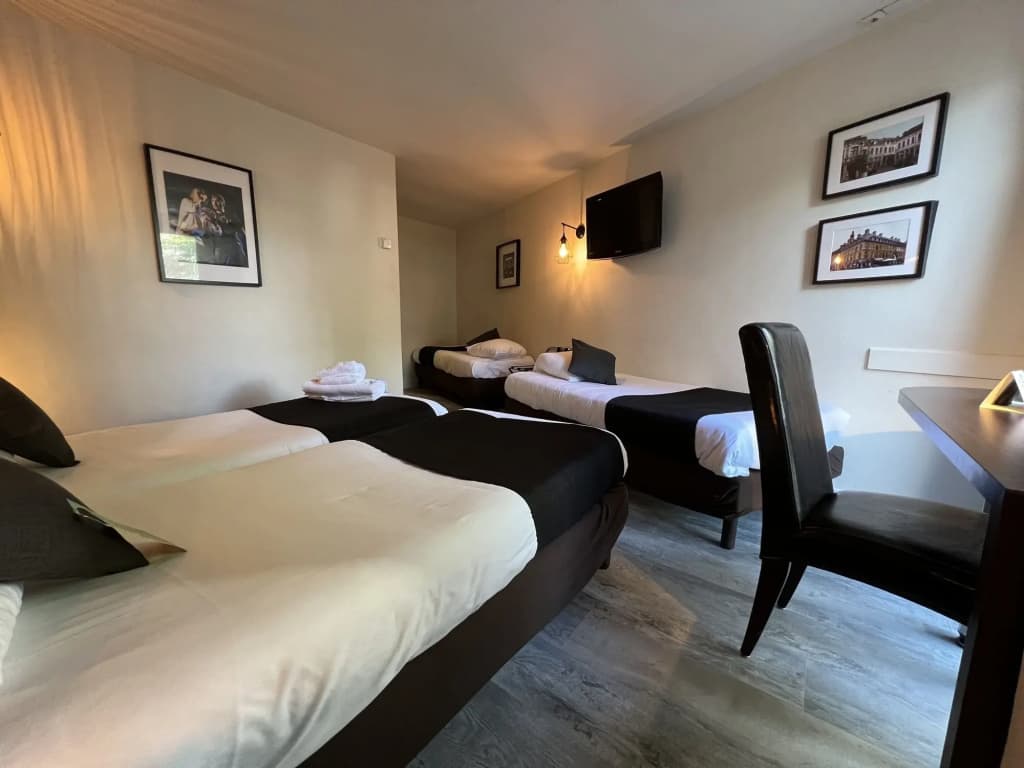 Logis Hotel Restaurant des Acacias Lille Tourcoing - Miniature 6