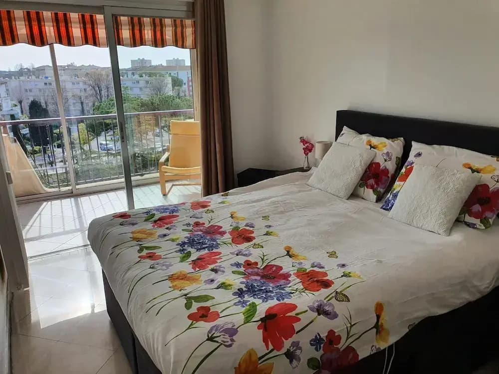 2 Bedroom Apartment in a Secure Residence in Mandelieu With a Shared Pool and Close to the Center - 2301 - Photo 2
