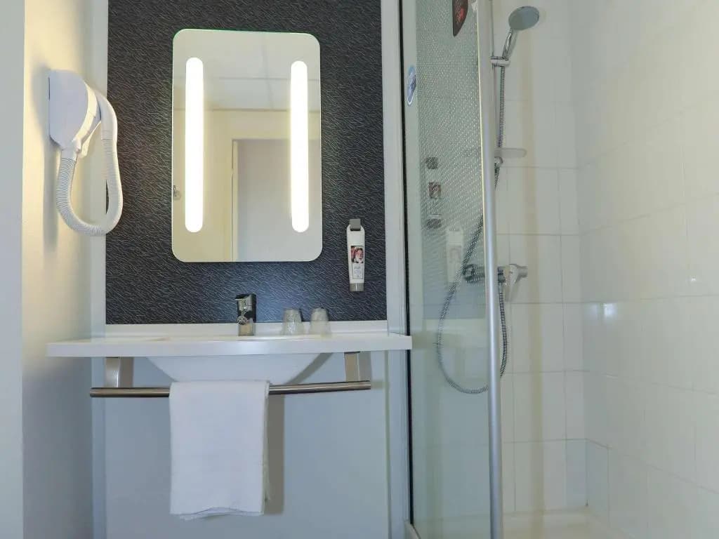 ibis Aurillac - Miniature 8
