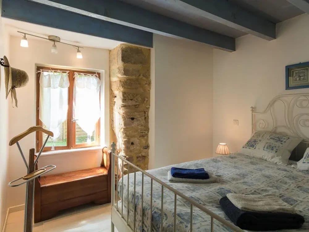 Beautiful Property With Three Houses, Three Swimming Pools, and Magnificent Views - Photo 3