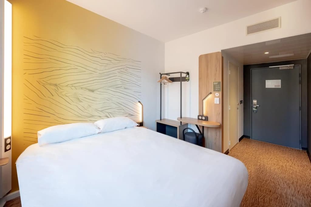 B&B HOTEL Toulon Centre Gare - Photo 5