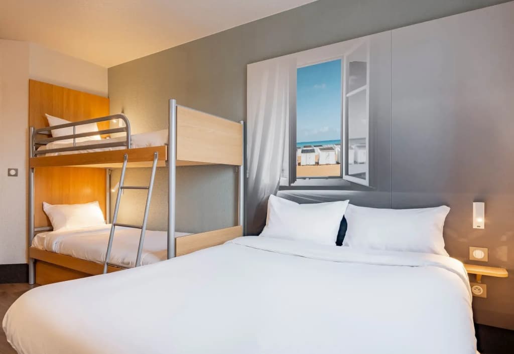 B&B HOTEL Calais Centre Saint-Pierre - Photo 3