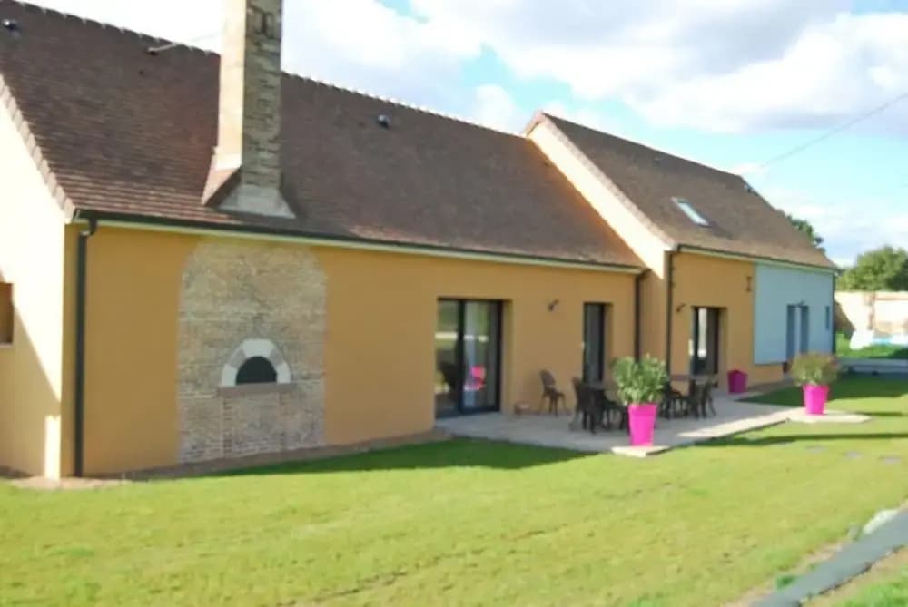 Villa in Monce-en-belin Near Le Mans Circuit - Photo 1