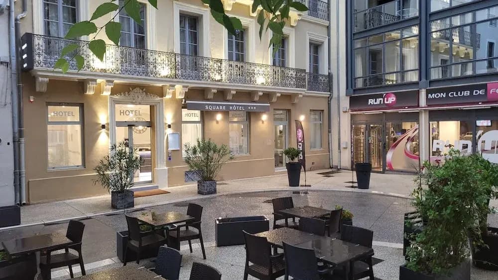 Square Hôtel - Photo 1