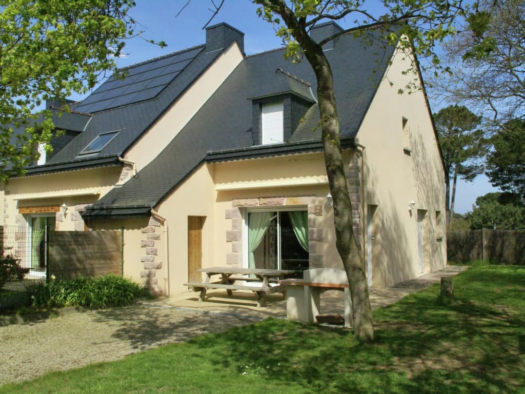 Comfortable holiday home in Brittany near the sea - Photo 1