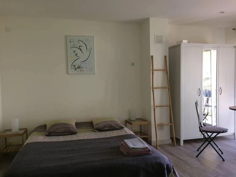 Chambre en Provence - Miniature 2
