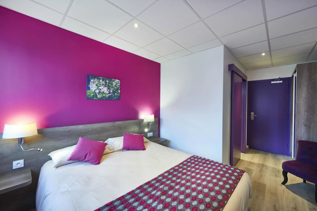 Cozy Hotel - Miniature 2
