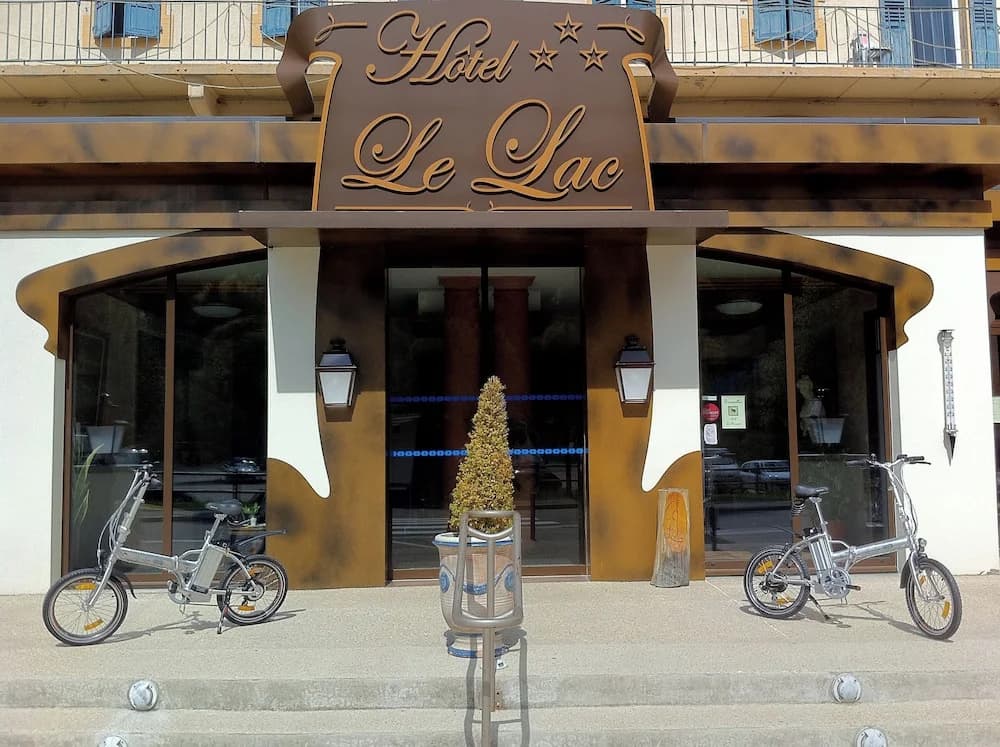 Hôtel Le Lac - Photo 1