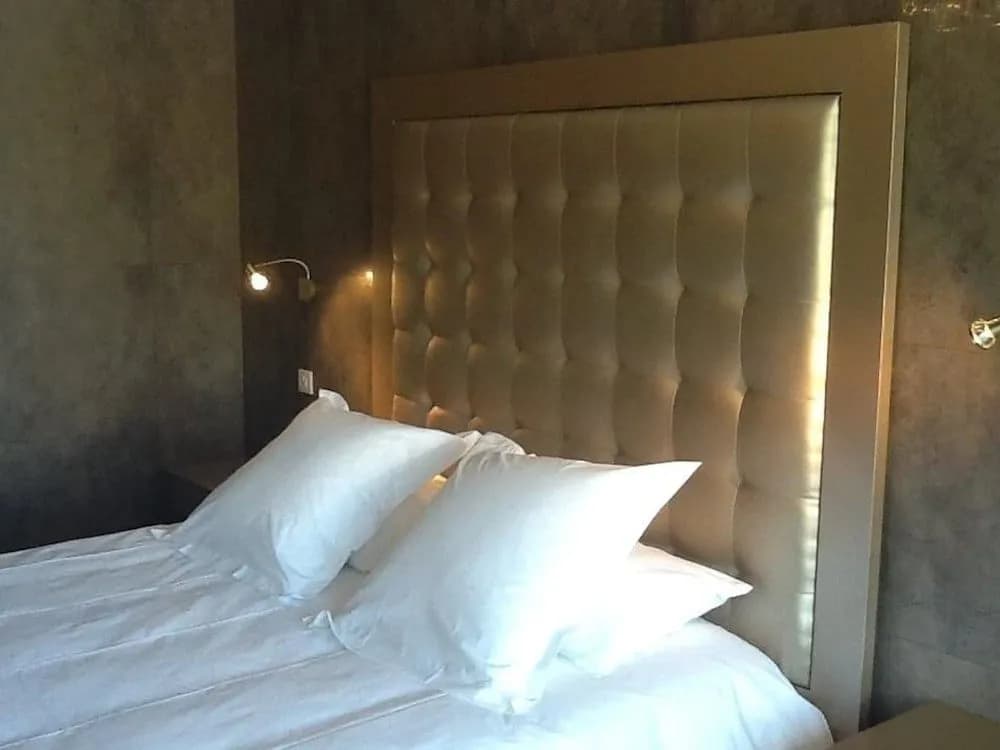 Hôtel Les Deux Lions - Photo 2