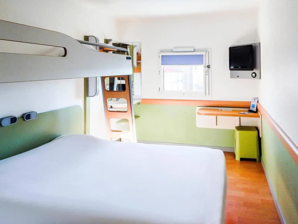 ibis budget Clermont Ferrand Sud - Photo 2
