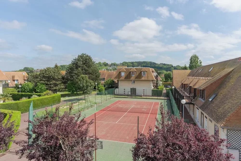 Renovated Apartment Sleeping 6 - Pool and Tennis - Miniature 8