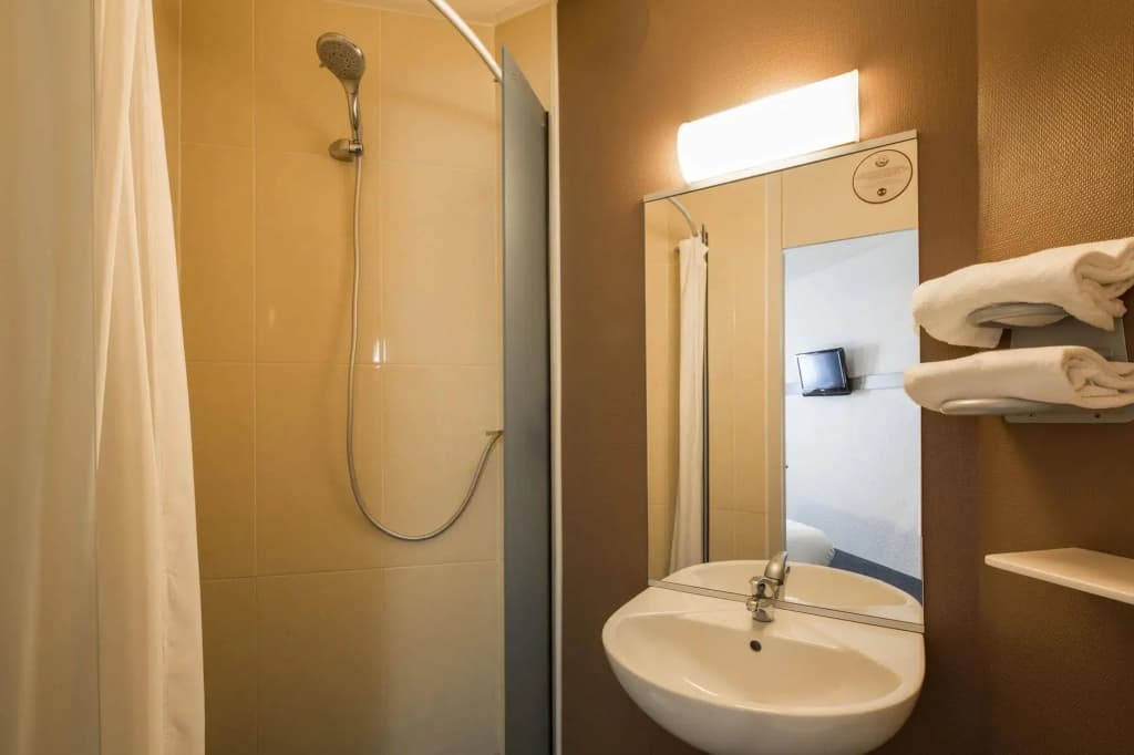 B&B HOTEL Annecy Argonay - Miniature 8