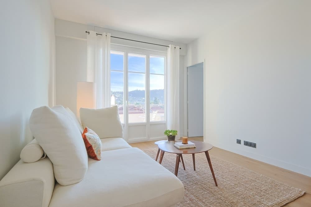 325 L Alba in Cannes - Photo 4