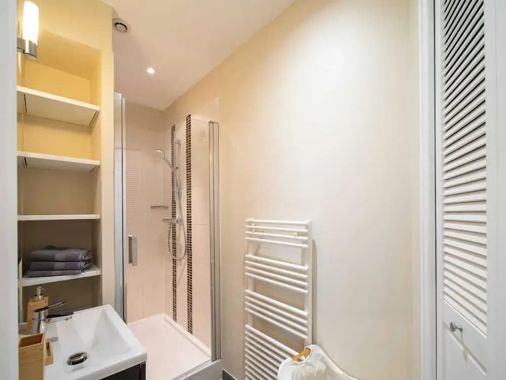 Quiet and Luxurious Apartment - Cannes Center - 2br/6p - Miniature 6