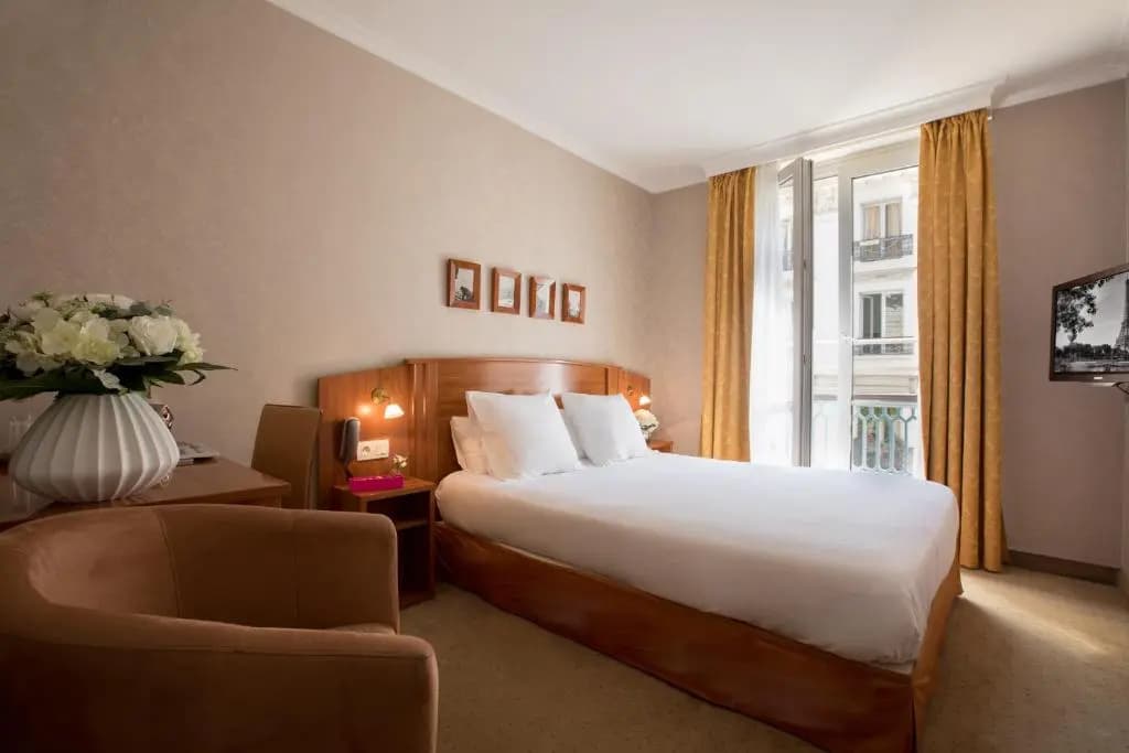 Elysees Opera Hotel - Miniature 8