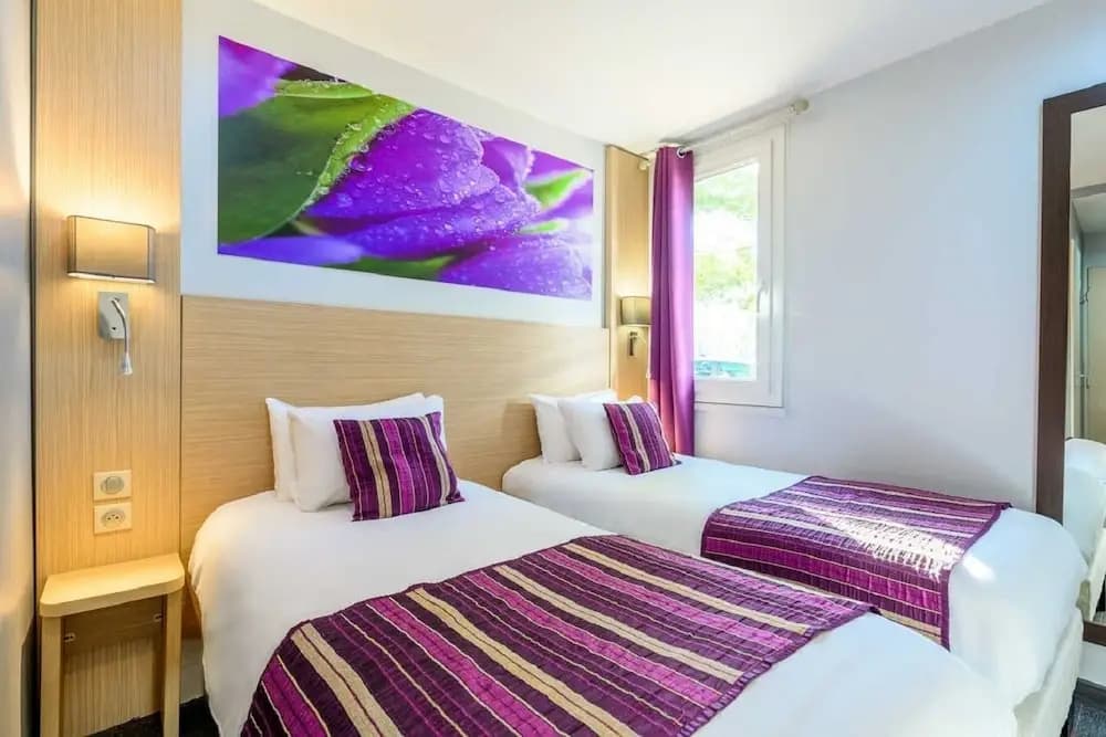 FH Confort Hôtel Orleans - Photo 4