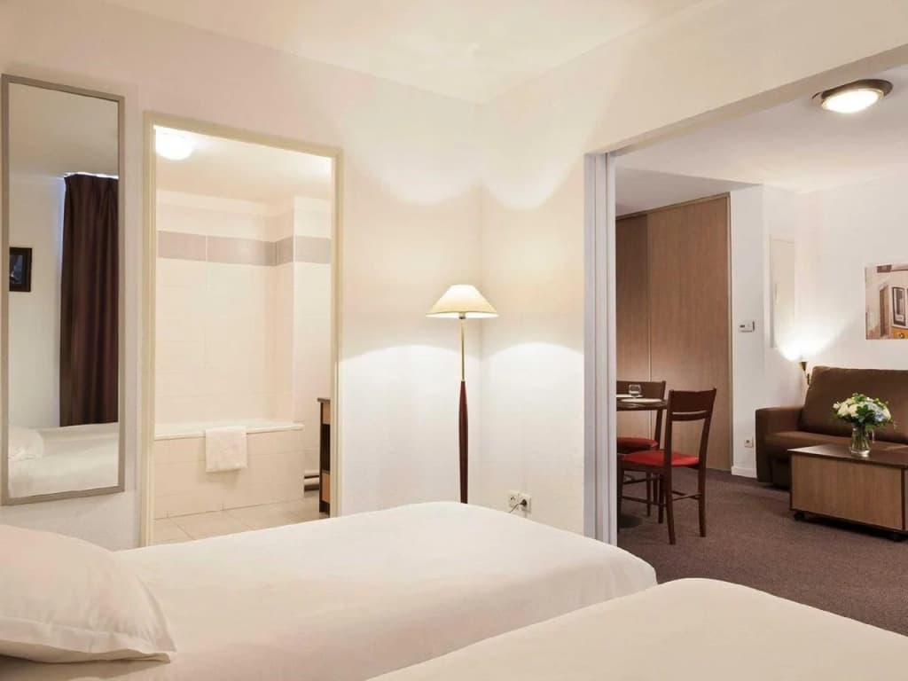 Comfort Suites Port-Marly Paris Ouest - Miniature 2
