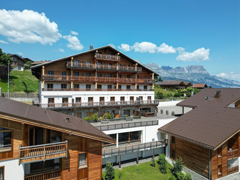 Chalet in Combloux With Mont Blanc Views - Photo 1