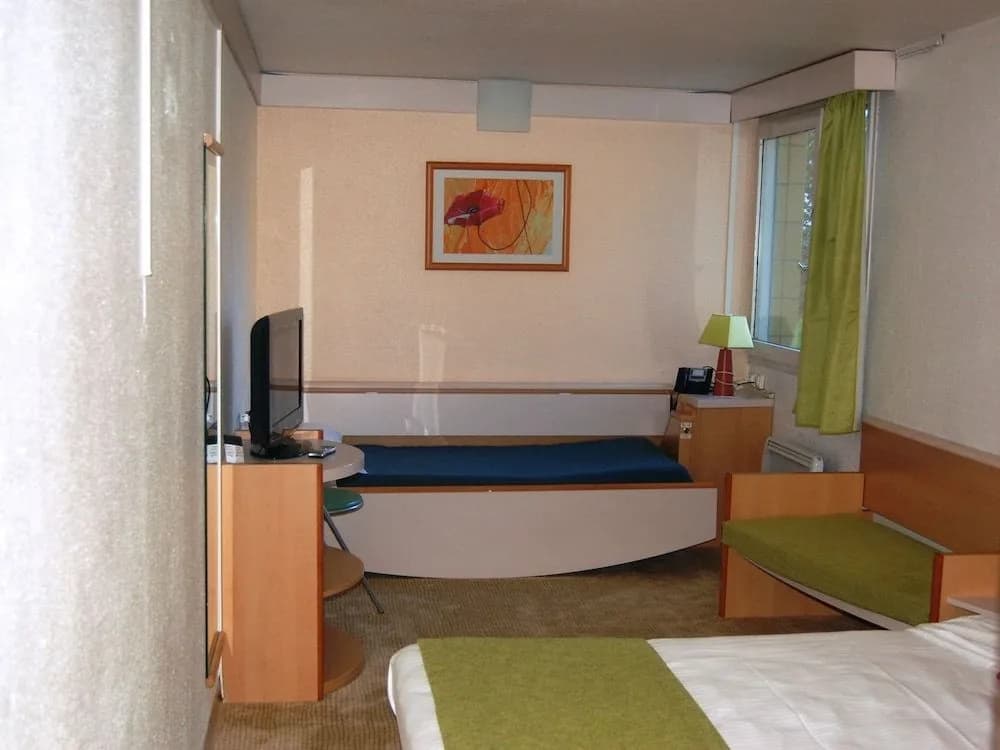 Sweet Home Hotel - Miniature 7