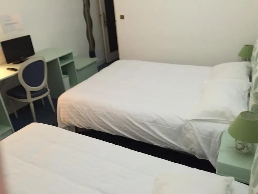 Hotel Joly - Photo 4
