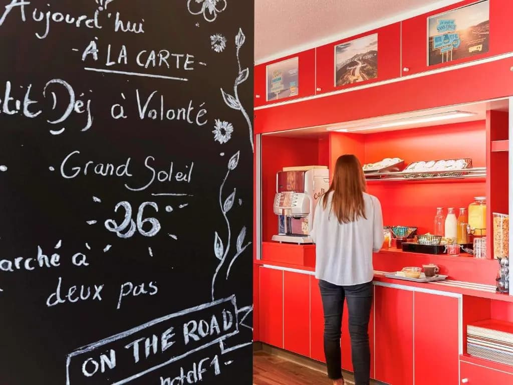 hotelF1 Laval - Miniature 7