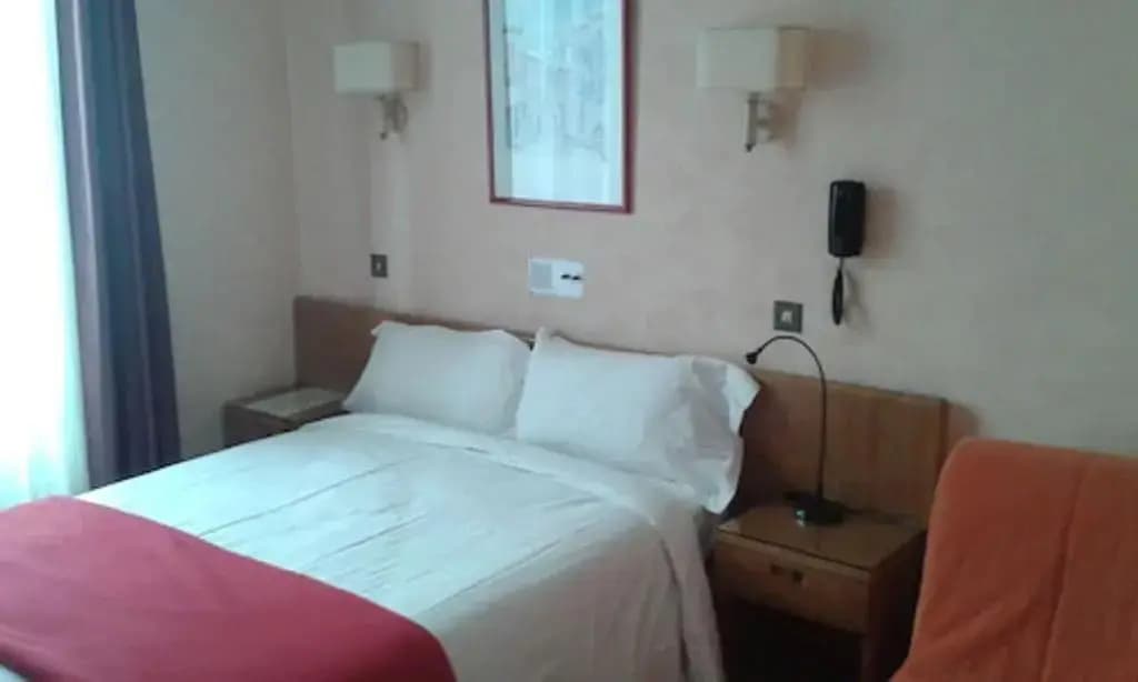 Crystal Hotel - Miniature 7