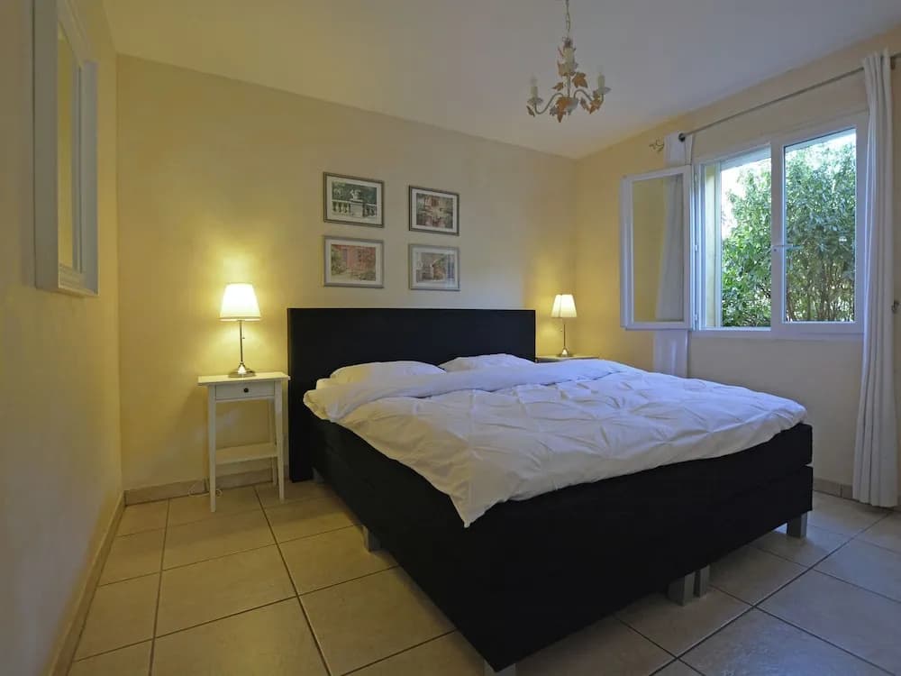 Beautiful Villa in Vidauban with Swimming Pool - Miniature 5