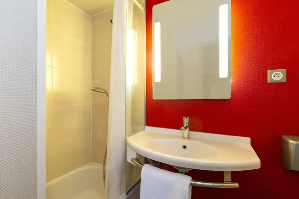 B&B HOTEL Angers 1 Beaucouzé - Miniature 7