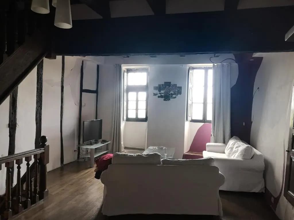 Maison atypique à Cordes-Sur-Ciel 2 chambres - Photo 4