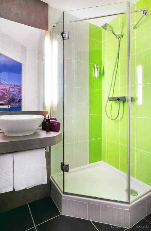ibis Styles Clermont Ferrand Le Brezet Aeroport - Miniature 8