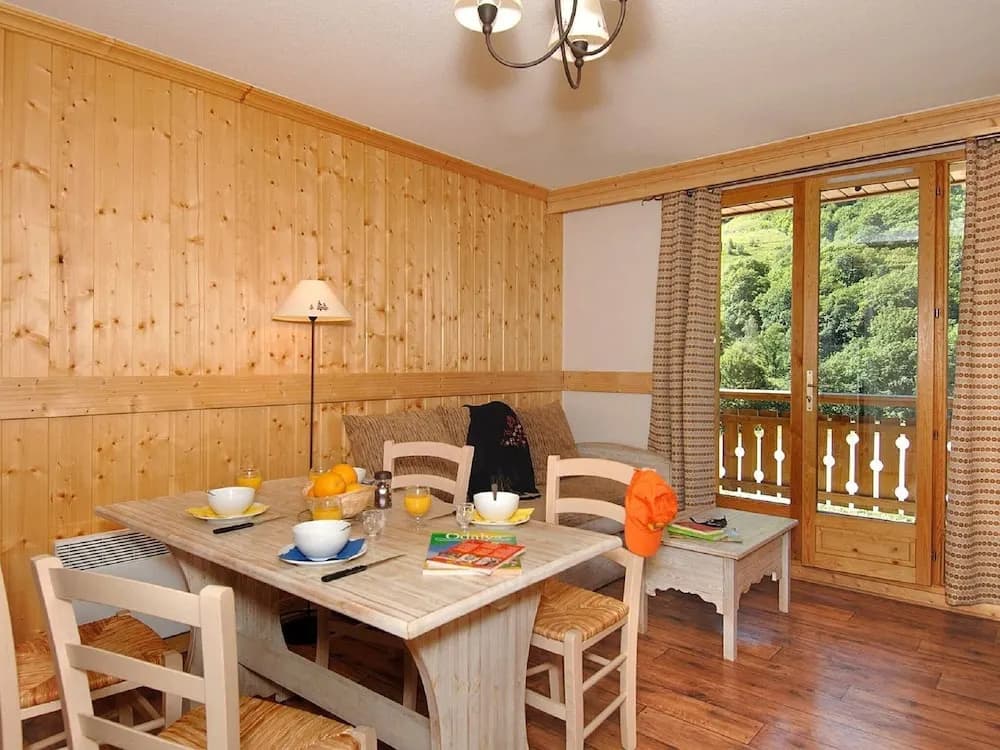 Alpine Retreat With Terrace - Photo 2
