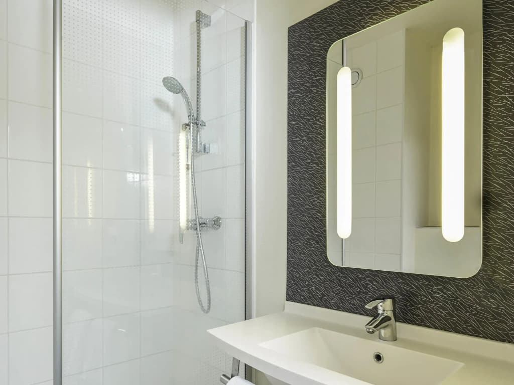 ibis Chartres Ouest Luce - Miniature 8