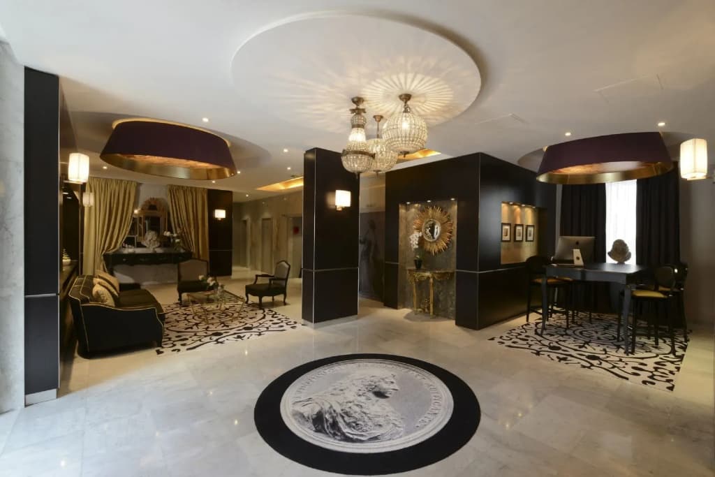 Hotel Le Versailles - Photo 2