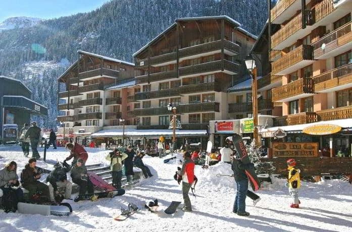 Chalet Club - Miniature 7