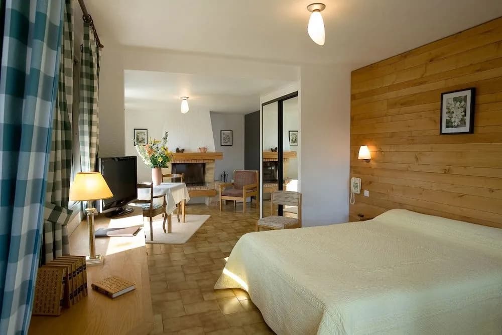 Hotel Clair Matin - Photo 2
