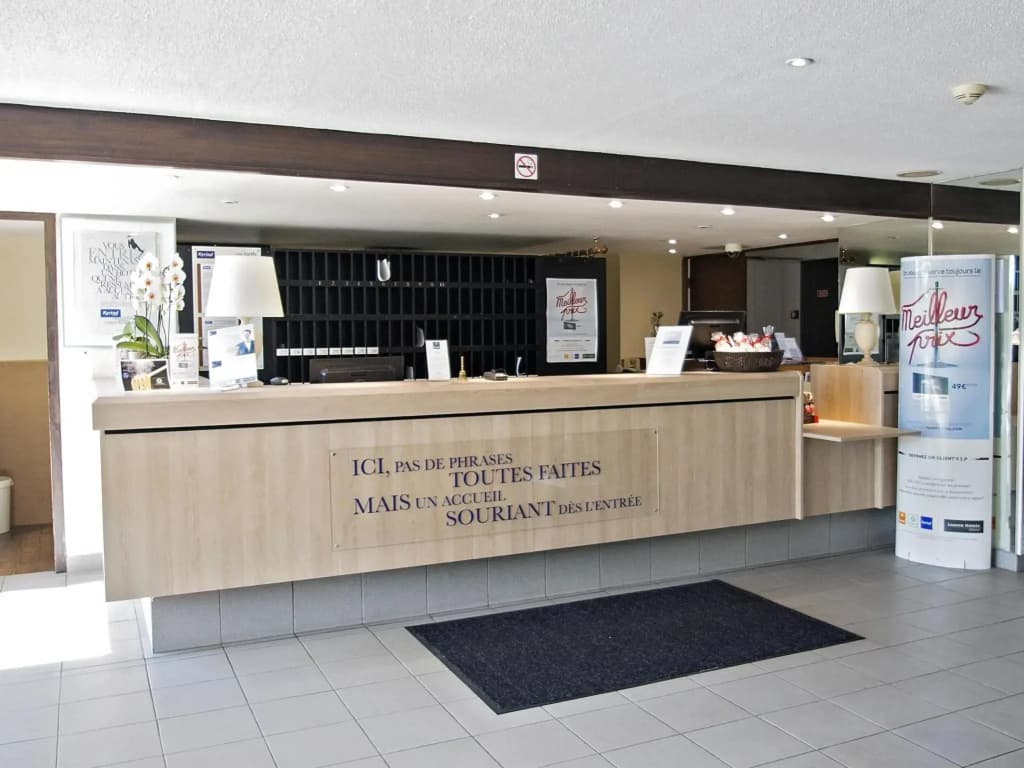 Hotel Kyriad Nemours - Photo 2