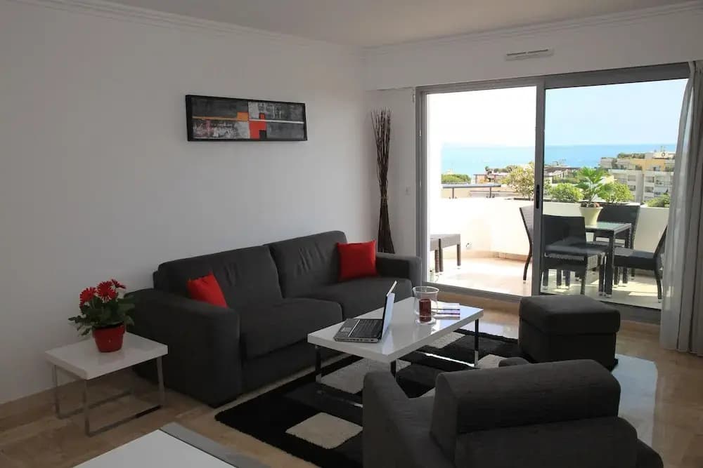 Apartment in Cote D'azur Near the Beach - Miniature 6