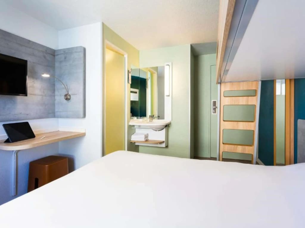 ibis budget Paris Porte d'Orleans - Photo 3
